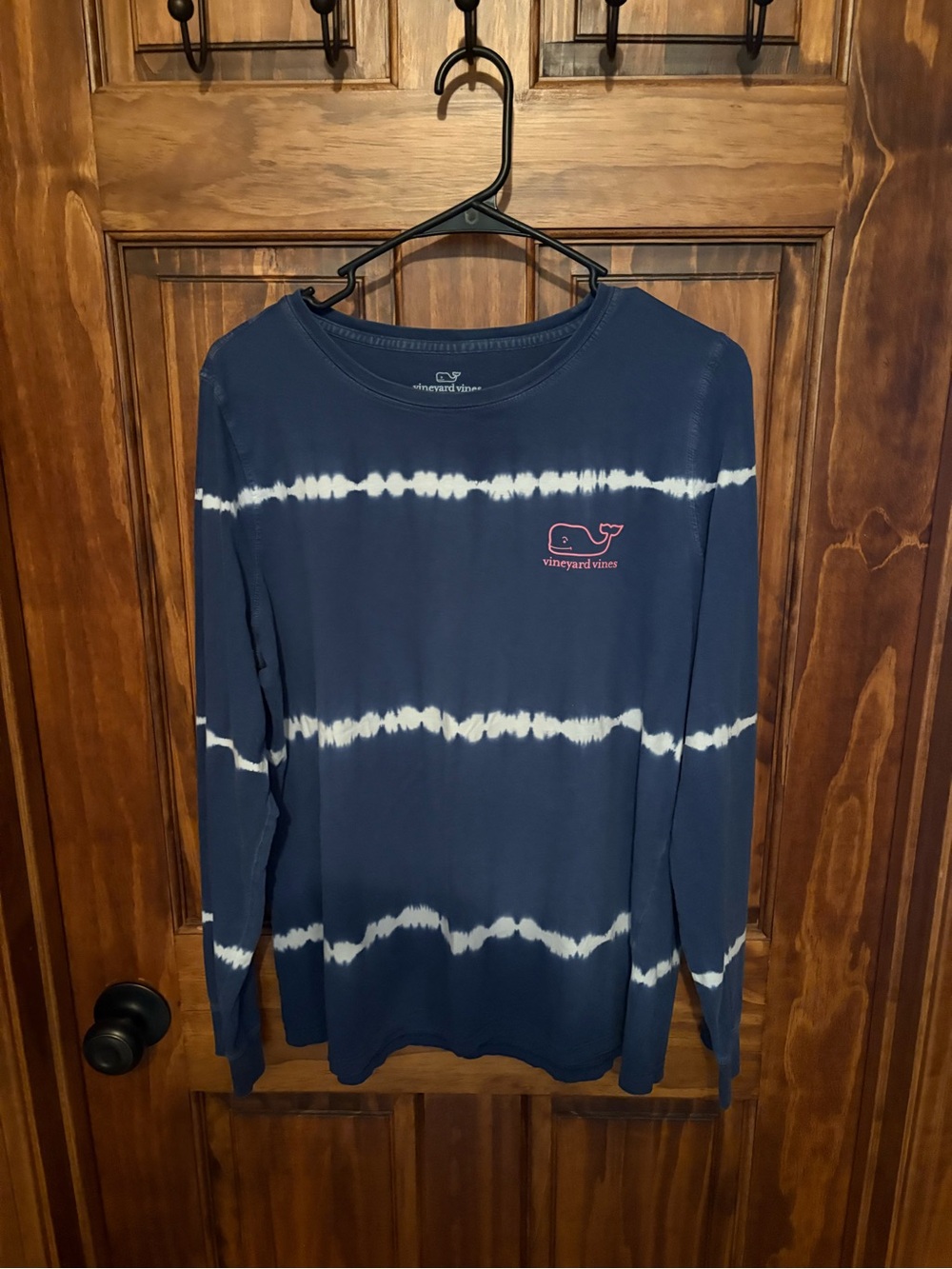 Vineyard Vines Navy Tie-Dye Long Sleeve Tshirt.